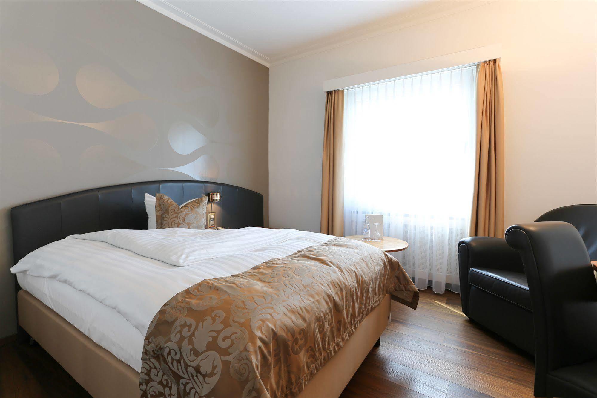 Hotel Uzwil מראה חיצוני תמונה